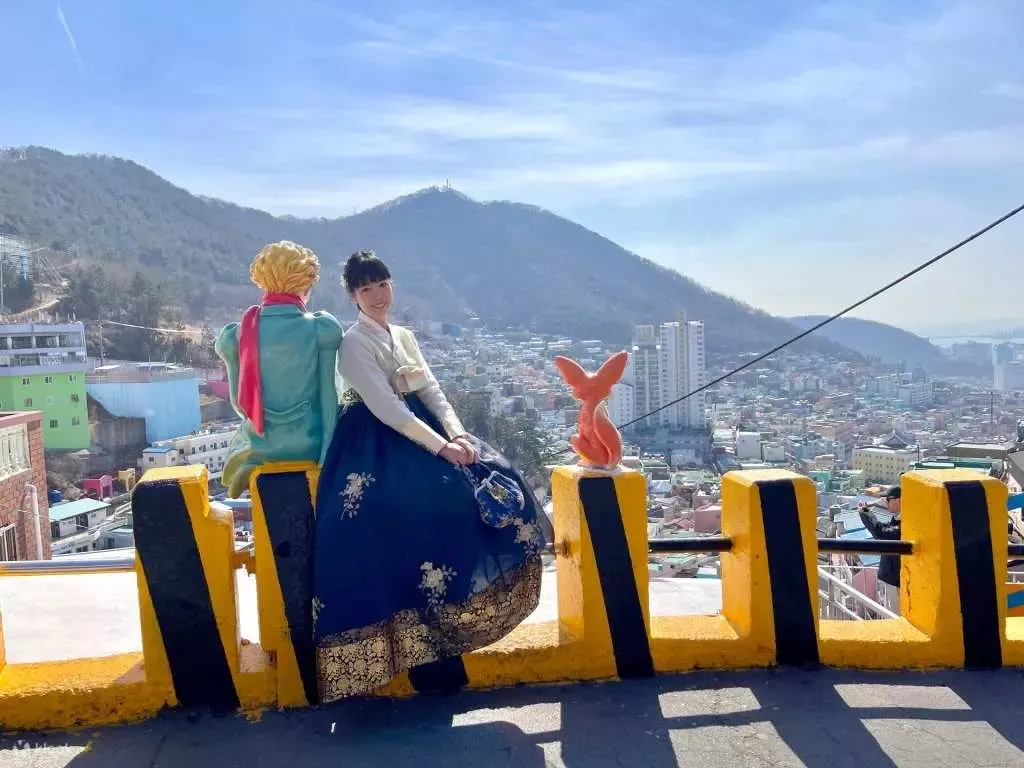 Busan Gamcheon Culture Village Cheolsu and Yeonghee Hanbok Rental