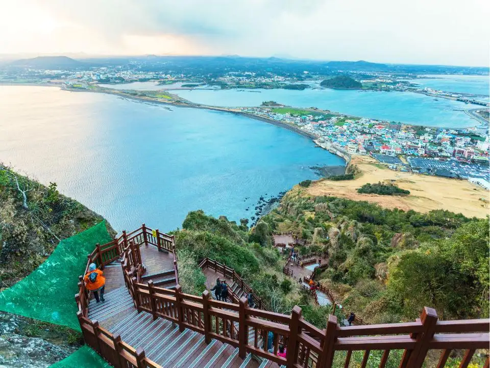 Jeju20320Private20Tour208-hour20by%20Wondertrip-0bf3e812-f7a0-4af9-aa58-3c4533e06970.webp