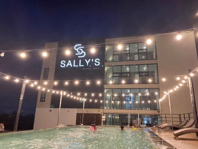 Sally's Jeju Hotel