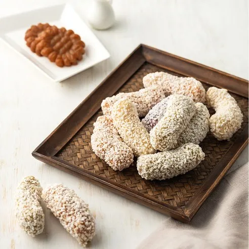 [Bom Odaga] Assorted Traditional Korean Sweets Gift Set – Sodam Hangwa (Flavors of Rice Puffs + 4 Glutinous Rice Yakgwa + 4 Whole Wheat Yakgwa), 1 Box, 400g