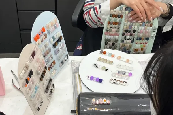 Oneulgwa Daleun Nail Hongdae