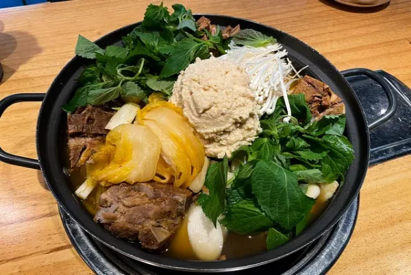 Kongbbyeosut Gamjatang | Korean food in Myeongdong