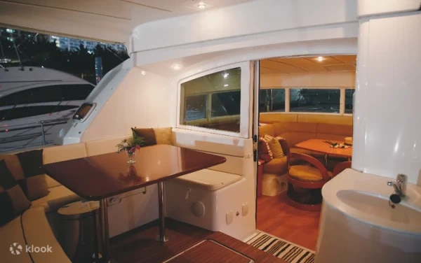 Busan Premium Yacht Tour (Pets Allowed)