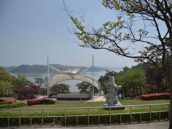 Foreigners Seoul/Chungcheong (2 Days 1 Night) - Yedangho Sculpture Park, Eogwaneopjeong Park, Yedangho Sunset Viewing, Gyeongbokgung Palace, Myeongdong