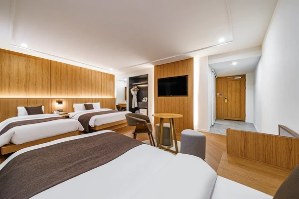 Busan Commodore Hotel