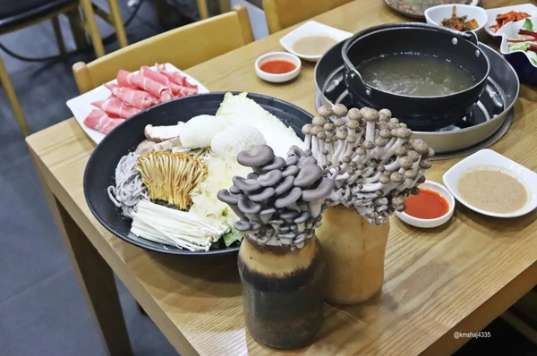 Daegwallyeong Makguksu & Shabu Shabu | Best Korean Restaurant in Hongdae