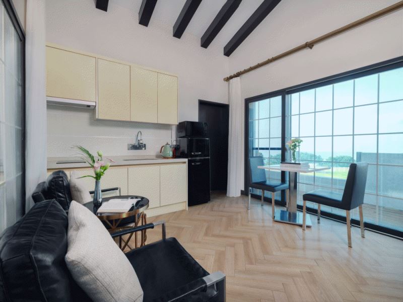 Standard Double (Diamond Tower Package)