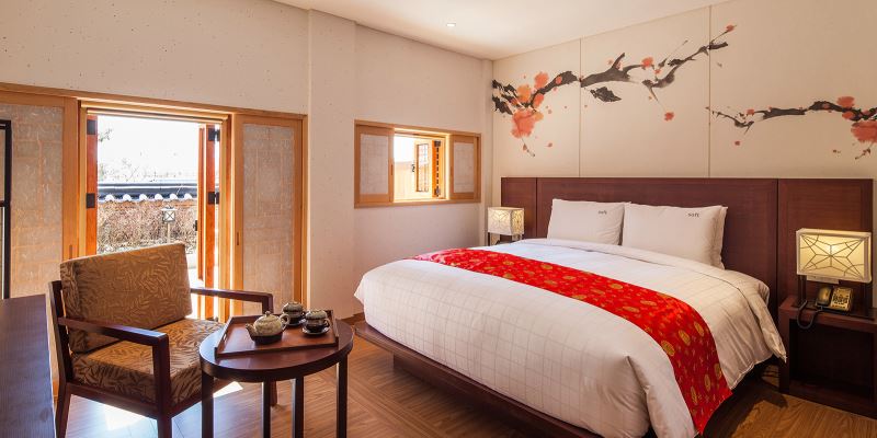 Deluxe Double + Breakfast for 2