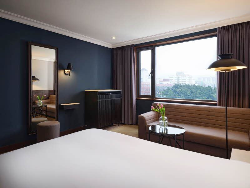 Family Suite + Breakfast for 2