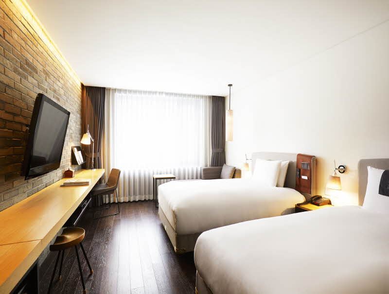 Family Suite + Breakfast for 2