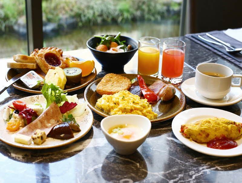 Family Suite + Breakfast for 2