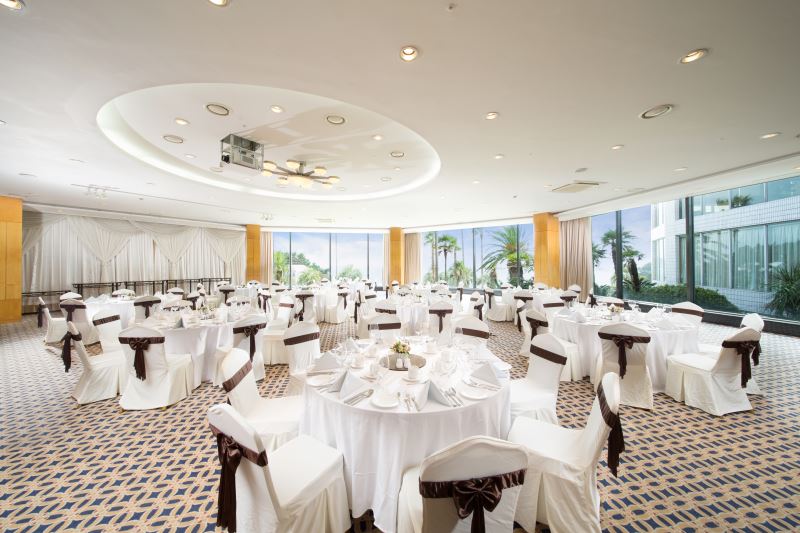 Ocean View Twin + Breakfast for 2