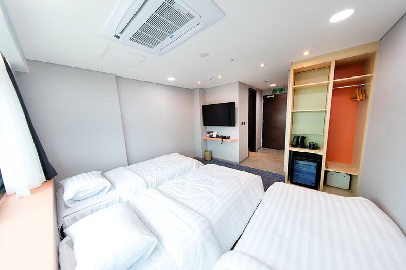 Standard Twin (Breakfast Package)