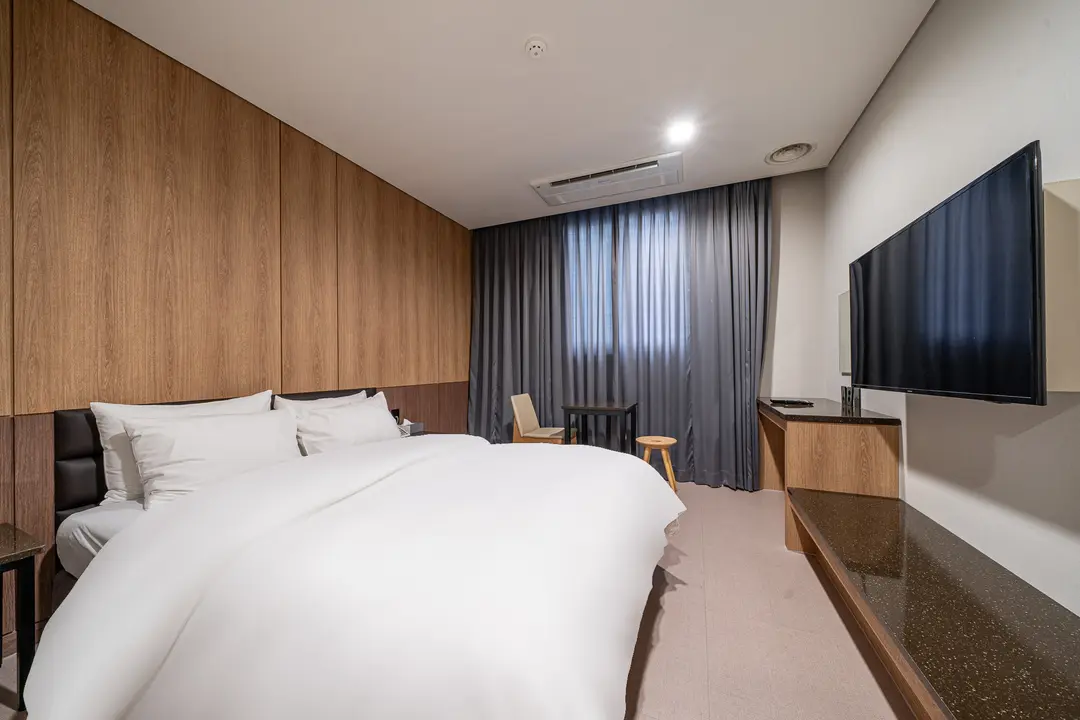 Standard (use of Netflix personal account, can watch YouTube) (Random assignment of bathtub, maximum