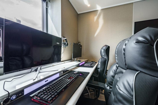 2-person room - 1 parking space (smoking allowed, 2 PCs, RTX3060)