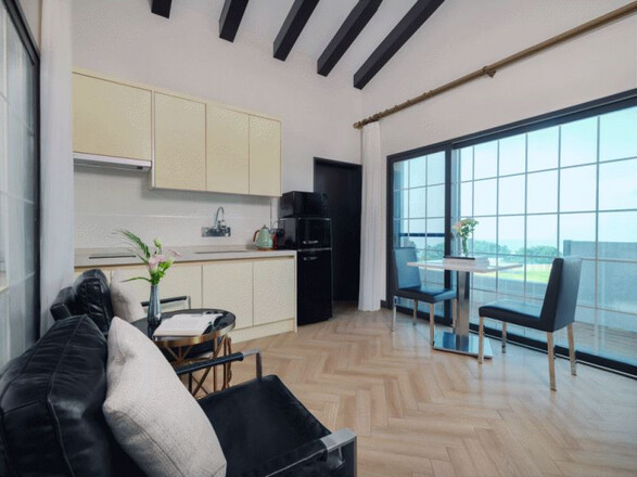 Standard Double (Diamond Tower Package)