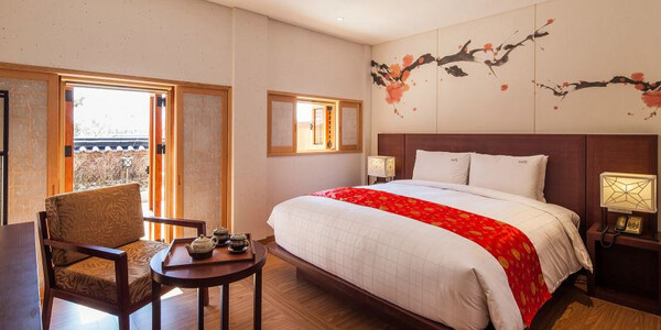 Deluxe Double + Breakfast for 2