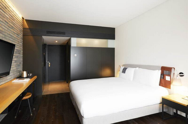 Deluxe Double + Breakfast for 2