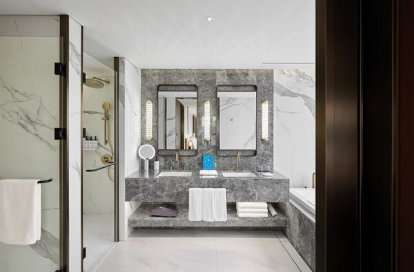 Green Valley Deluxe Family (with Breakfast)