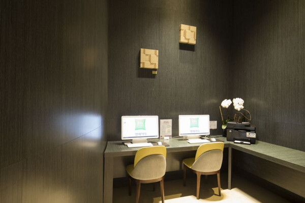 Deluxe Twin with Breakfast for 2