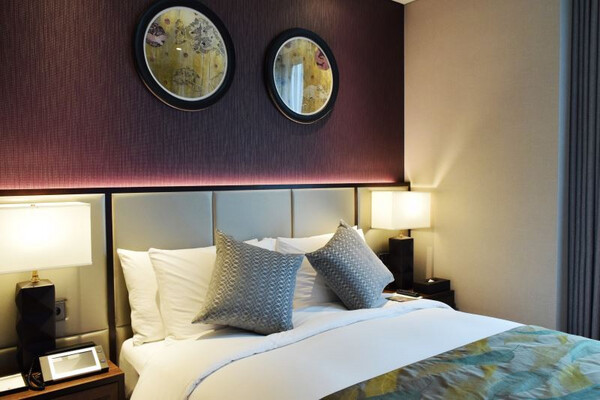 Deluxe Two-Bedroom Suite + Breakfast for 2