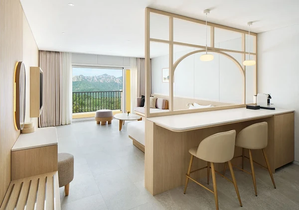 Royal Room (Modern Type)