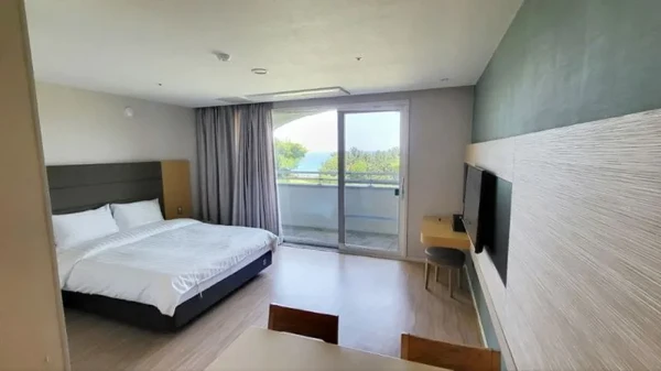 Family Room (Cooking/Standard/Bed)