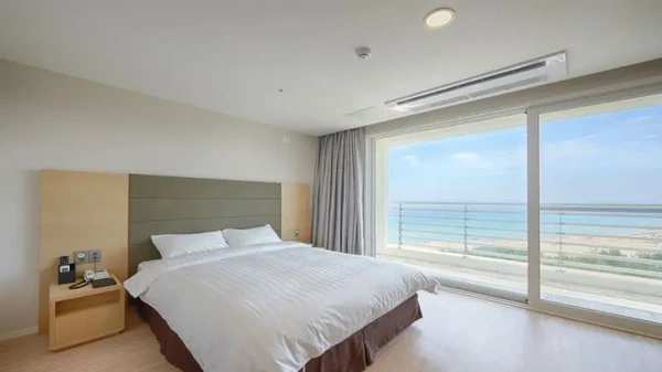 Family Room (Cooking/Beach Ocean View/Bed)