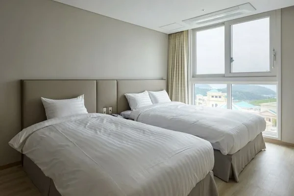 [Room Only] Family (Clean / Ocean View / Bed)