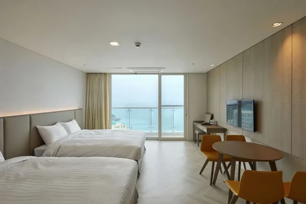 [Room Only] Suite (Cooking / Partial Ocean View / Bed)