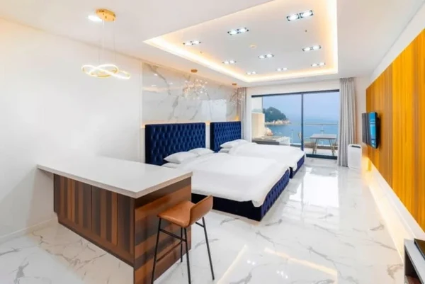 Rooftop Pool Villa A