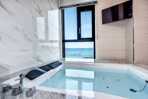 All Inclusive PKG – Junior Family Twin (Low Floor) + Breakfast for 2 + Dinner for 2