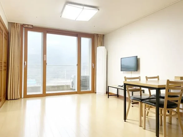 19-Pyeong Room (Front Row / Upgraded)